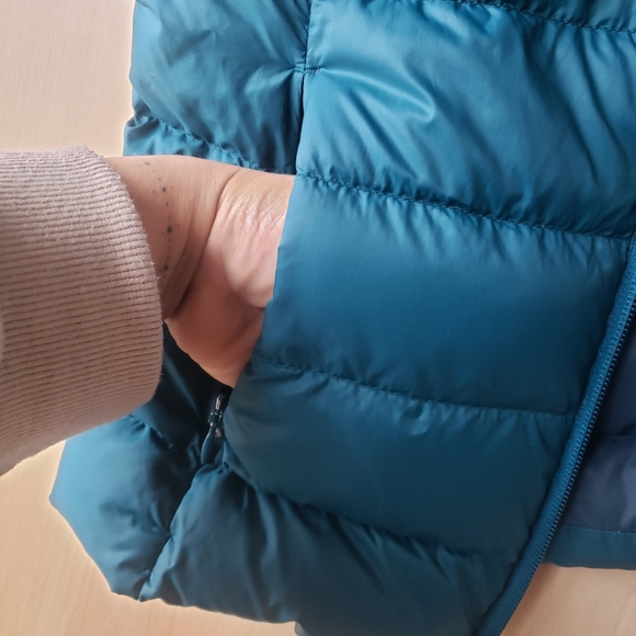 Eddie Bauer Women's Teal Puffer Vest XS 80% Down - Picture 2 of 11